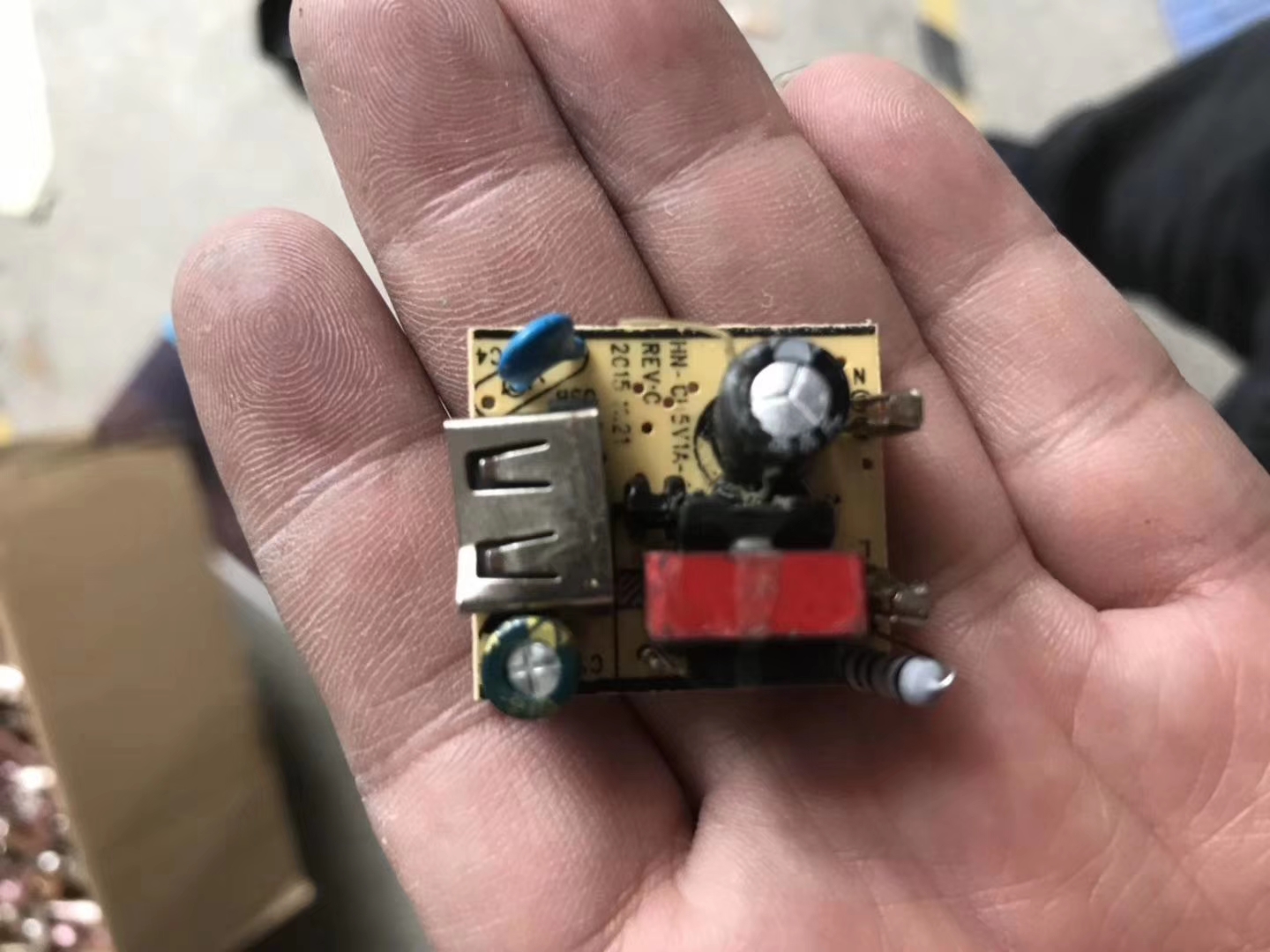 莱盛隆品牌，5v1A充电器，1900pcs 